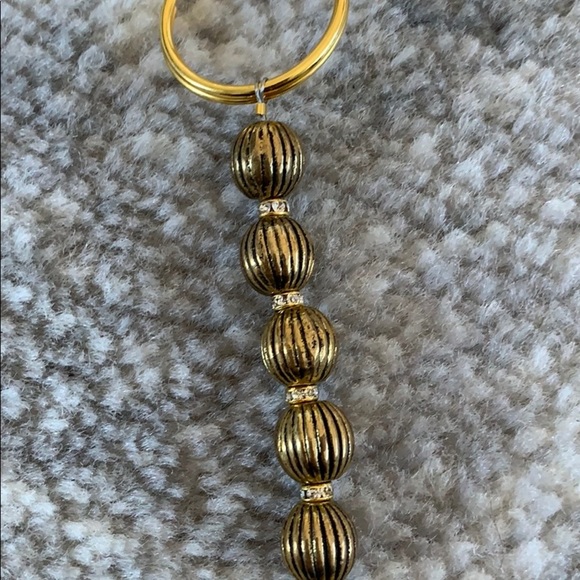 Gold beaded handmade keychain - Picture 9 of 10